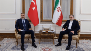 عراقچی به فیدان: موشک‌های شلیک‌شده به سمت ترکیه از ایران نبود