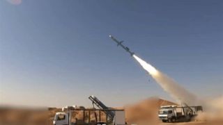  سپاه پاسداران از زخمی شدن ۱۰۰ تروریست آمریکایی در حمله نیروی دریایی خود به پایگاه العدیری خبر داد.