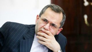 تخت‌روانچی: ایران به کشتی برخی کشور‌ها اجازه عبور از تنگه هرمز داده است / مین گذاری ایران در تنگه هرمز واقعیت ندارد