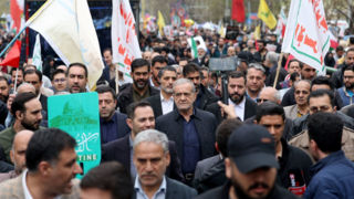 حضور متفاوت رئیس‌جمهور در راهپیمایی روز قدس  