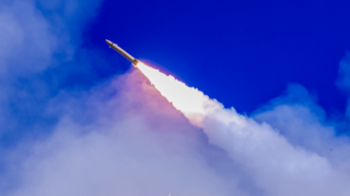 قرارگاه خاتم: مبدأ شلیک موشک‌های دشمن در برخی شهرهای امارات را هدف قرار می‌دهیم