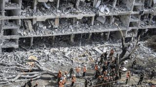 ویرانی‌ بعد از اصابت موشک‌های ایرانی 