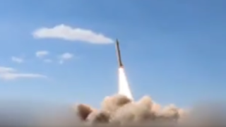 لحظهٔ شلیک موشک‌های موج ۵۵ عملیات وعدهٔ صادق ۴