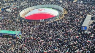 مشایعت باشکوه قهرمانان «ناو دنا»، «علی لاریجانی» و «غلامرضا سلیمانی» 