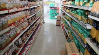 کالاهای اساسی به‌وفور در بازار موجود است