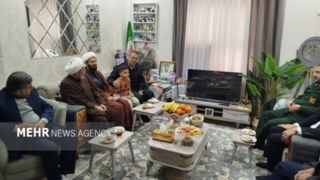 دیدار نوروزی مسئولان آستانه‌ اشرفیه با خانواده‌ های شهدا