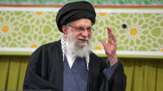 مهم‌ترین جمله رهبر شهید انقلاب در سال ۱۴۰۴ را شما انتخاب کنید