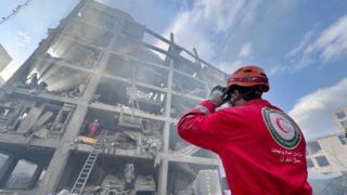 کمک ... اینجا کسی هست؟  