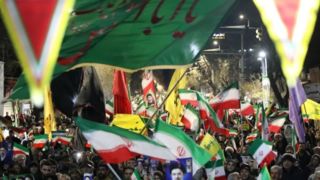 سیاستمدار آلمانی: تجاوز نظامی به ایران مردم این کشور را متحدتر کرد