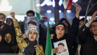  چرا دفاع مشروع مجاز است؟