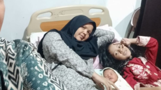 انتخاب نام رهبر شهید ایران برای یک نوزاد اندونزیایی