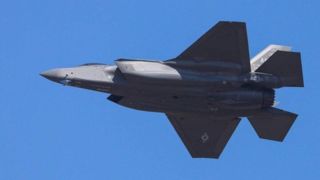 رسانه آمریکایی سقوط جنگنده در ایران را تایید کرد  