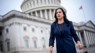 نماینده ایرانی تبار کنگره آمریکا: ترامپ تهدیدی برای جهان است