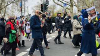 تجمع ایرانیان ساکن آلمان علیه دشمن آمریکایی صهیونی و حمایت از ایران