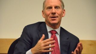 ریچارد هاس: تهدیدات، ایران را نمی‌ترساند