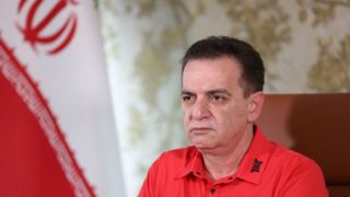 زنوزی: فدراسیون باید پشت تراکتور بایستد/ رفتار AFC دوگانه است