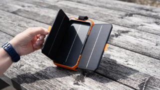 پاوربانک خورشیدی چیست؟ +  بررسی مزایا و معایب