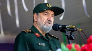 محسن رضایی: دست نیروهای مسلح همچنان روی ماشه است