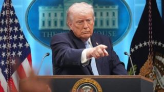 ترامپ سی‌ان‌ان را به خاطر اشاره به پیروزی ایران در برابر آمریکا تهدید کرد