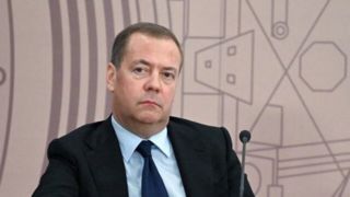 مدودف: تنگه هرمز سلاح هسته‌ای ایران است