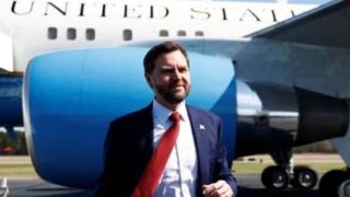 ادعای خبرنگار المیادین: فرود هواپیمای نیروی هوایی آمریکا در پاکستان؛ احتمالاً جی‌دی‌ونس در هواپیما است