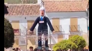 انفجار نمادین عروسک نتانیاهو در روستایی در اسپانیا