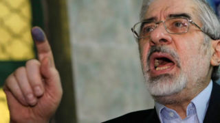  رسانه اصول گرا: مردم برای میرحسین موسوی، هیچ ارزشی قائل نیستند/ تلاش مذبوحانه در میانه جنگ برای آزادی فتنه‌گر اعظم