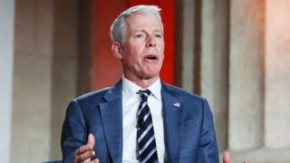 وزیر انرژی آمریکا: قیمت نفت در هفته‌های آینده به اوج می رسد