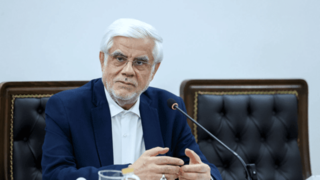 عارف: کاخ سفید به شعبه گزارش‌دهی تبدیل شده است