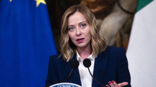 ملونی اهانت ترامپ به پاپ را محکوم کرد