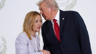 ترامپ: از ملونی شوکه شدم/ پاپ نمی‌فهمد