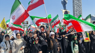 با مردم حرف بزنيد