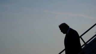 محبوبیت ترامپ همچنان رو به افول است