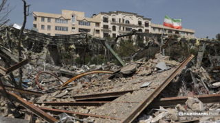 نمایش چهره شهدای غیرنظامی در منطقه مسکونی شرق تهران