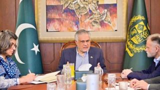 پاکستان: به تلاش برای تسهیل روند دیپلماتیک تهران-واشنگتن ادامه می‌دهیم