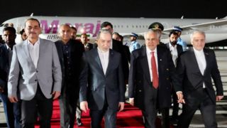 عراقچی از مسقط به اسلام آباد باز میگردد/ بخشی از هیئت ایرانی برای مشورت به تهران بازگشت عراقچی از مسقط به اسلام آباد باز میگردد/ بخشی از هیئت ایرانی برای مشورت به تهران بازگشت