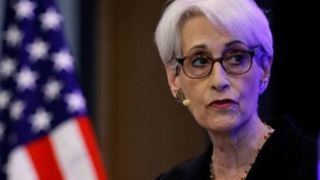 وندی شرمن: ترامپ در موقعیت دشواری گیر افتاده است وندی شرمن: ترامپ در موقعیت دشواری گیر افتاده است