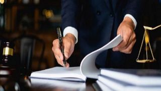قانون ثبت رسمی بر زمین ماند؛ مقاومت سردفتران یا ضعف زیرساخت؟ قانون ثبت رسمی بر زمین ماند؛ مقاومت سردفتران یا ضعف زیرساخت؟