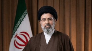 رهبر انقلاب: پیشرفت کشور بر دو بال معلم و کارگر است رهبر انقلاب: پیشرفت کشور بر دو بال معلم و کارگر است