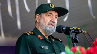 محسن رضایی: آمریکا منتظر گورستانی از ناوها و نیروهایش باشد محسن رضایی: آمریکا منتظر گورستانی از ناوها و نیروهایش باشد