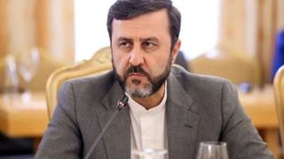 هشدار ایران به فرانسه و انگلیس درباره اعزام ناو به نزدیکی تنگه هرمز هشدار ایران به فرانسه و انگلیس درباره اعزام ناو به نزدیکی تنگه هرمز