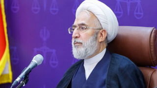 برخورد قاطع با مقامات و مسئولانی که اموالی را به‌صورت نامشروع به‌دست آورده‌اند