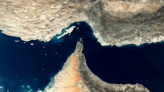 آغاز عبور کشتی های چینی از تنگه هرمز از شب گذشته