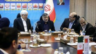 عارف: باید در مدیریت جهادی ساعت را از مچ خود باز کنیم! عارف: باید در مدیریت جهادی ساعت را از مچ خود باز کنیم!