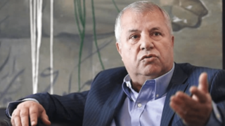 علی پروین در بیمارستان بستری شد