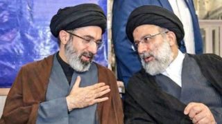 تصاویری از شهید رئیسی در کنار رهبر معظم انقلاب تصاویری از شهید رئیسی در کنار رهبر معظم انقلاب