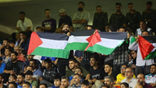 فیفا با پرچم فلسطین دهان اسرائیل و پهلوی را بست فیفا با پرچم فلسطین دهان اسرائیل و پهلوی را بست