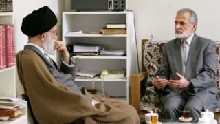 شهید سید کمال خرازی در محضر رهبر شهید انقلاب
