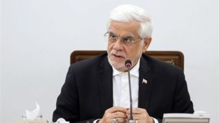 عارف: هیچ مسئولی حق اظهارنظر شخصی درباره بنزین ندارد عارف: هیچ مسئولی حق اظهارنظر شخصی درباره بنزین ندارد