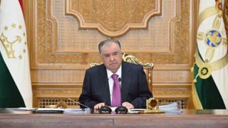 تاکید رئیس جمهور تاجیکستان بر آموزش خط نیاکان